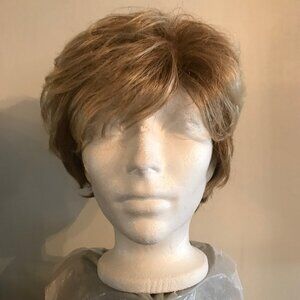First Lady Ladies Short Blond Wavy Wig